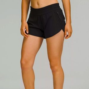 🎉HP🎉 Lululemon Tracker Short 4”